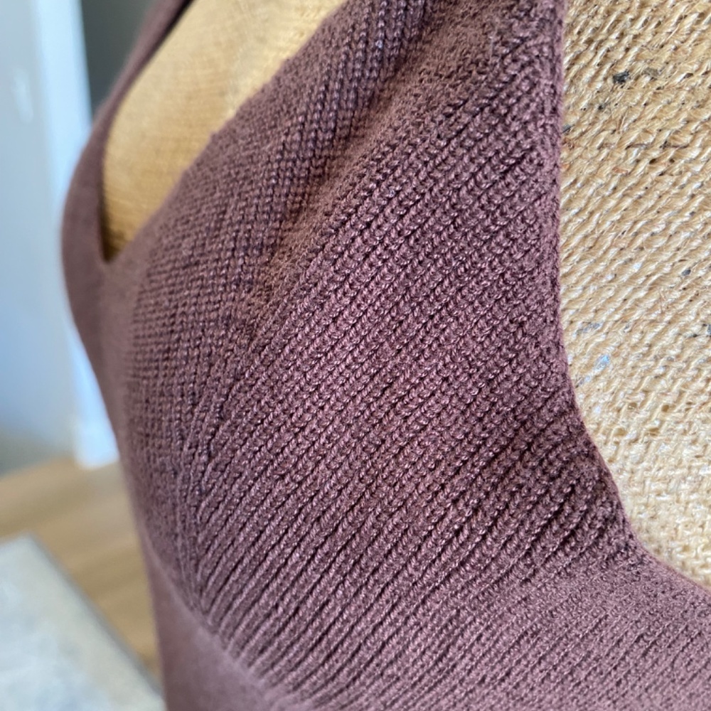 Bodycon midi-length sweater dress